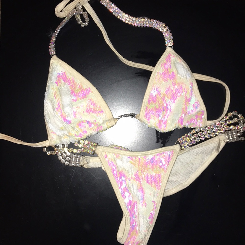 Competition swimwear wear. Fits size 0-2